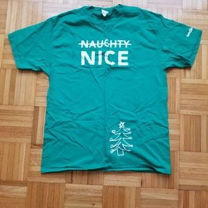 Toys R Us Nice Green Holiday Employee T Shirt